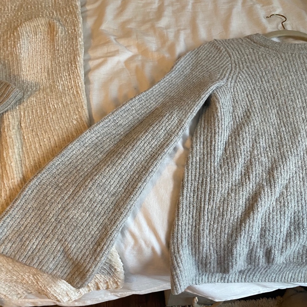 Madewell grey knit flare sleeve sweater
